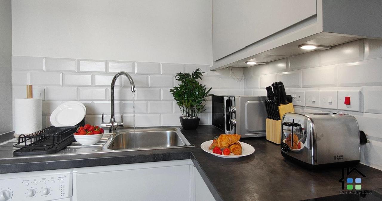 Cambridge Stays Central Apart Hotel 1Br Flats-Easy Walk To City Centre-Parking Bagian luar foto